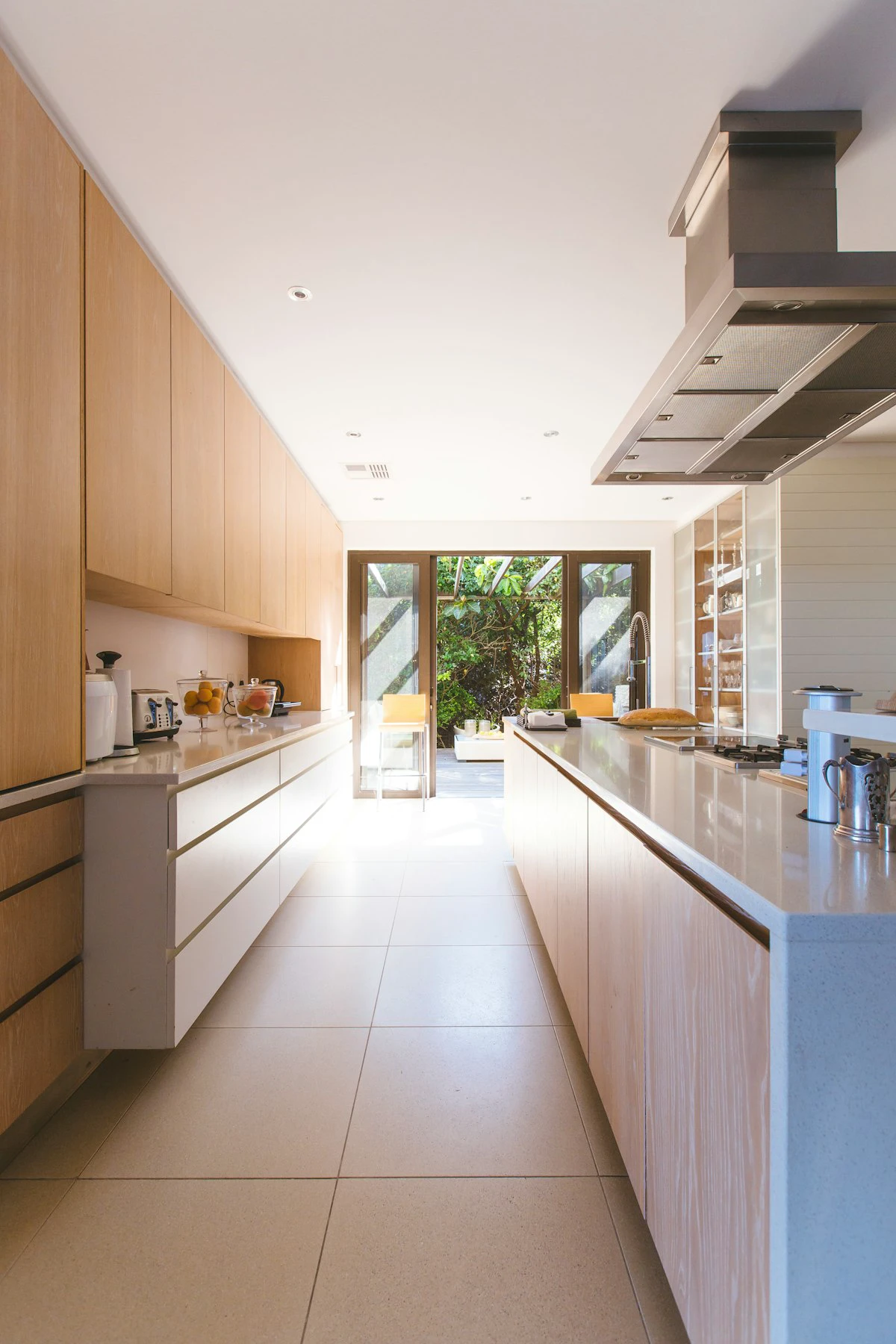 Designing a Cleaner Kitchen Look With CasaBuilt Cabinets